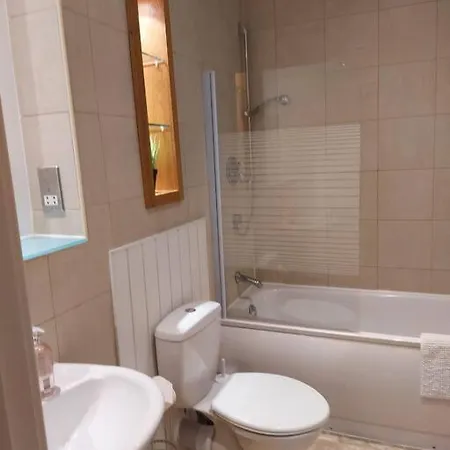 Large 2 Bed, 2 Bath, Free Parking & Wifi Apartment Sheffield Exterior photo
