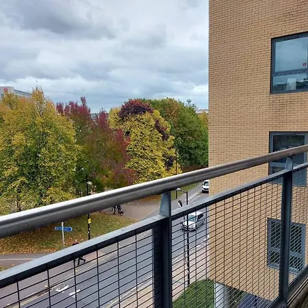 Large 2 Bed, 2 Bath, Free Parking & Wifi Apartment Sheffield Exterior photo