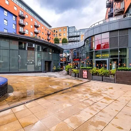 Large 2 Bed, 2 Bath, Free Parking & Wifi Apartment Sheffield Exterior photo