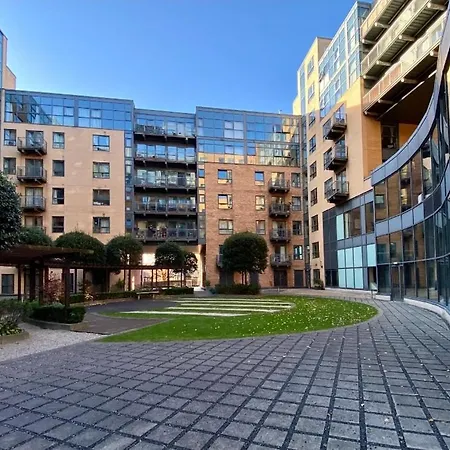 Large 2 Bed, 2 Bath, Free Parking & Wifi Apartment Sheffield Exterior photo